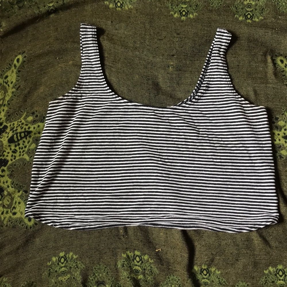 Black and white cropped tank